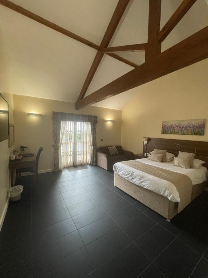 Kings Croft Hotel Понтефракт Экстерьер фото