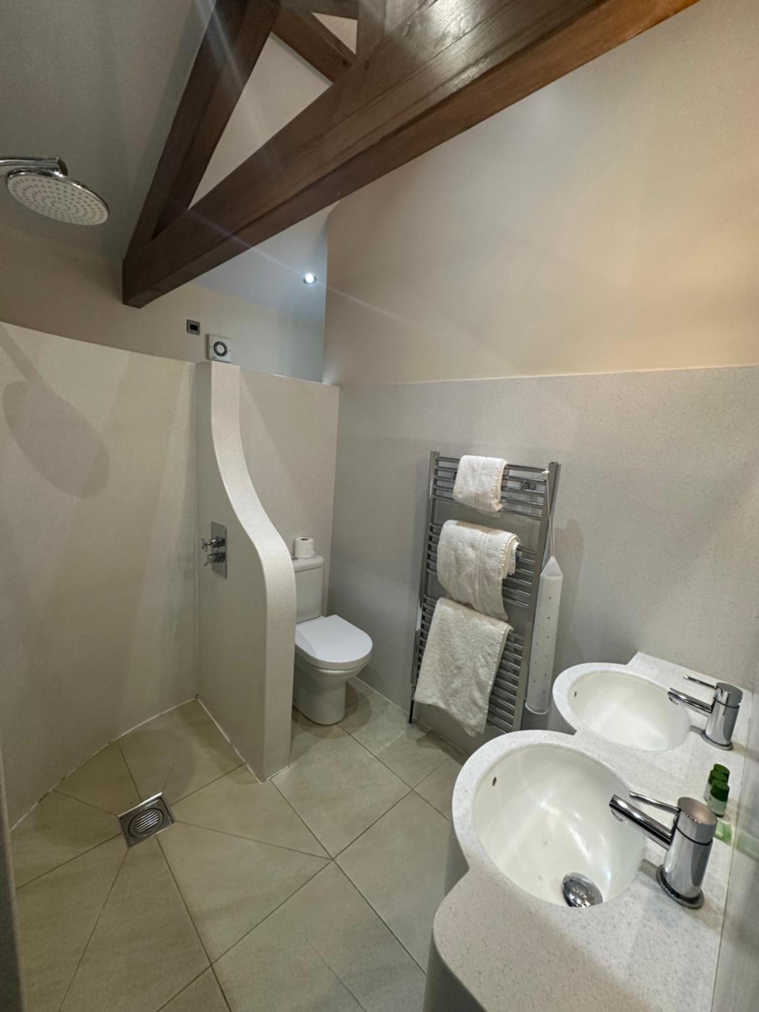 Kings Croft Hotel Понтефракт Экстерьер фото